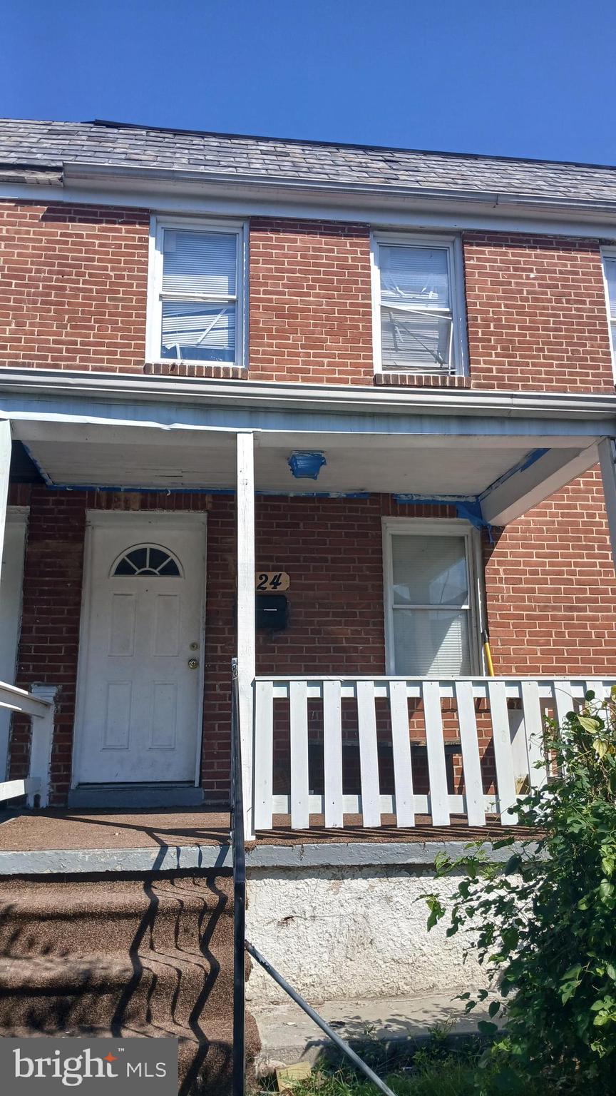 224 North Culver Street Baltimore, MD 21229 - Photo 1 of 5 front view of a house