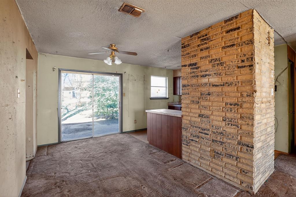 404 Nathan Street Burleson, TX 76028 - Photo 11 of 31