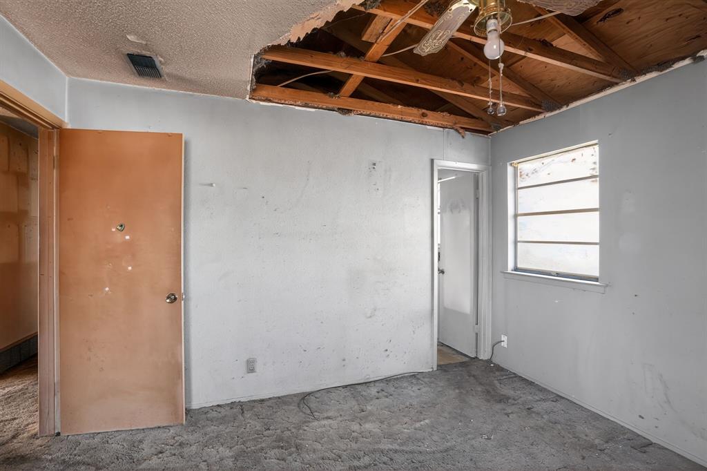 404 Nathan Street Burleson, TX 76028 - Photo 19 of 31