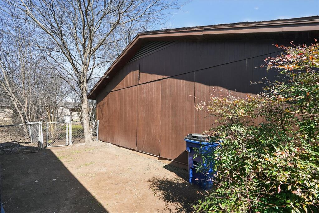 404 Nathan Street Burleson, TX 76028 - Photo 29 of 31