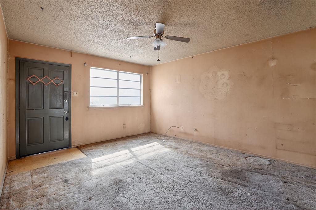 404 Nathan Street Burleson, TX 76028 - Photo 6 of 31