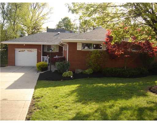 554 Kelso Road Mt. Lebanon, PA 15243 - Photo 1 of 13 Exterior Front.