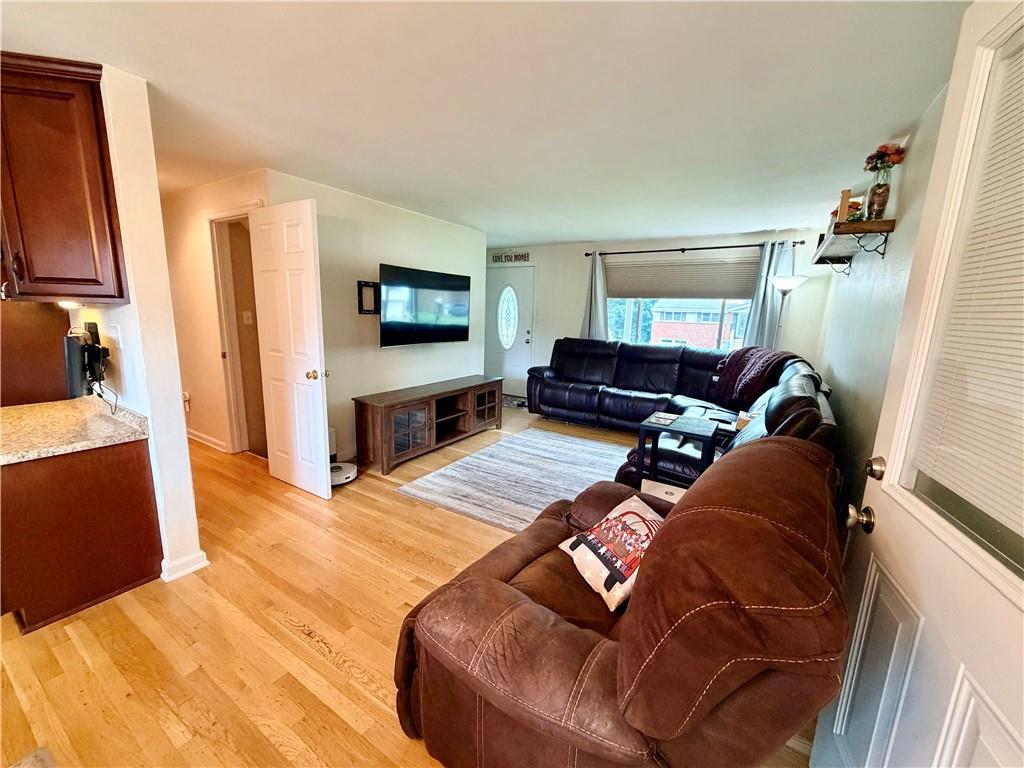 62 Observatory Street Manor, PA 15665 - Photo 4 of 20 Living room