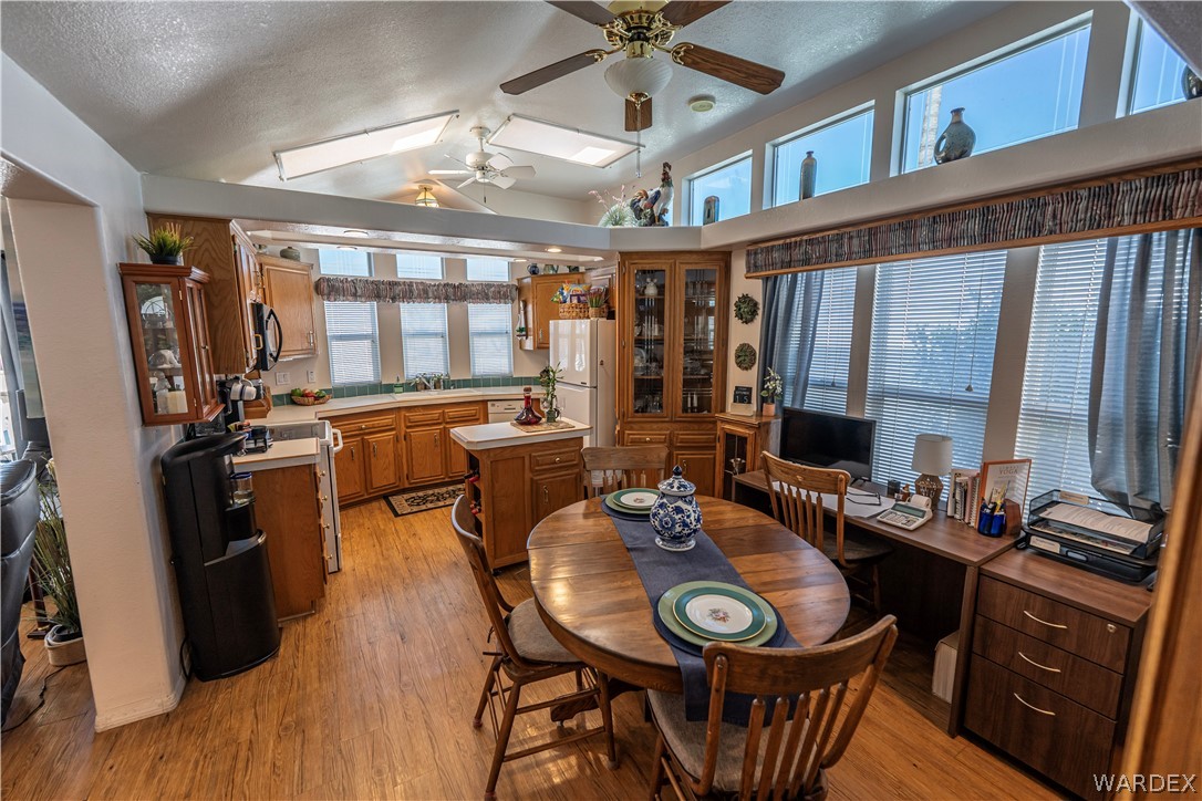 2000 Ramar Road, Unit 16 Bullhead City, AZ 86442 - Photo 12 of 46 Dining Area
