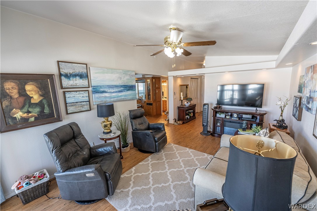 2000 Ramar Road, Unit 16 Bullhead City, AZ 86442 - Photo 16 of 46 Living Room