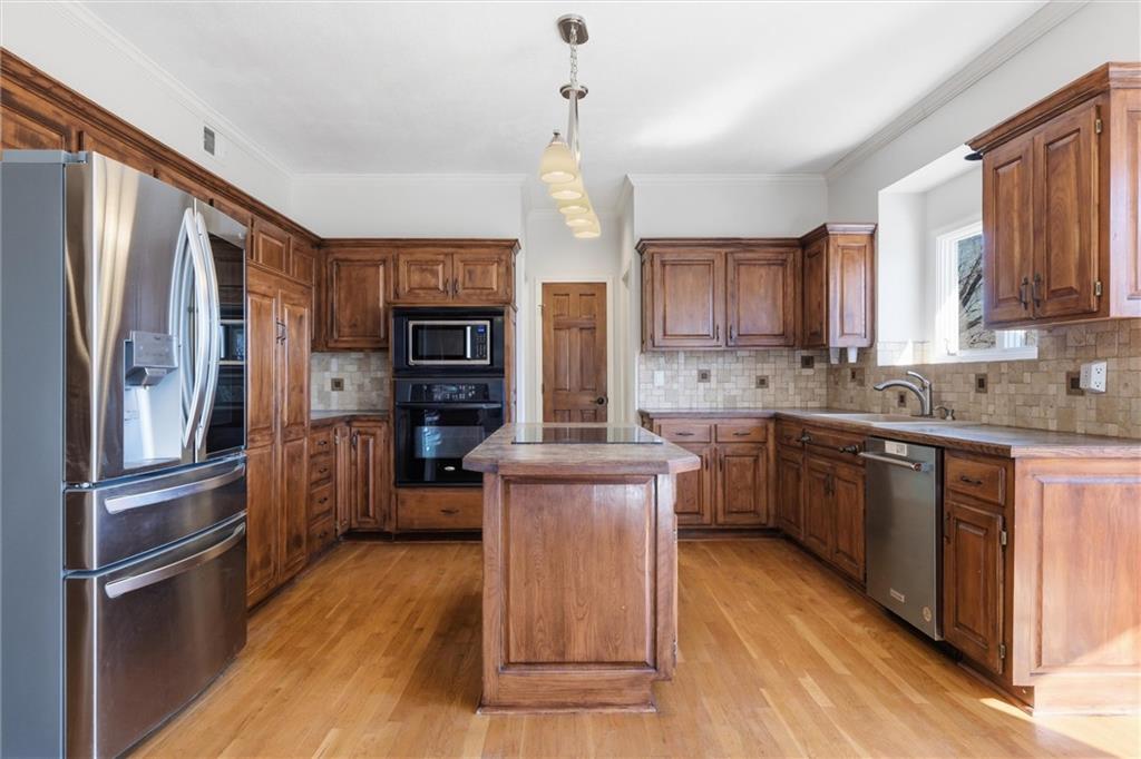 7633 Acuff Lane Lenexa, KS 66216 - Photo 15 of 47