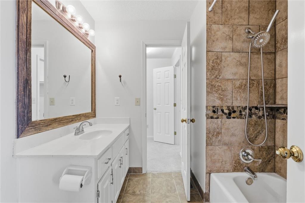 7633 Acuff Lane Lenexa, KS 66216 - Photo 29 of 47