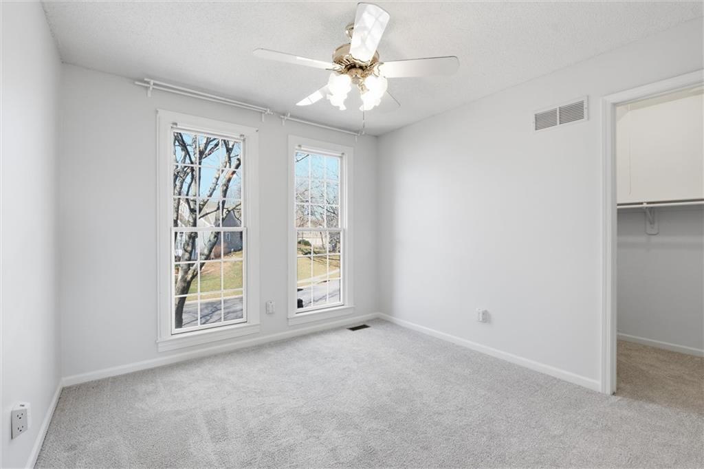 7633 Acuff Lane Lenexa, KS 66216 - Photo 30 of 47