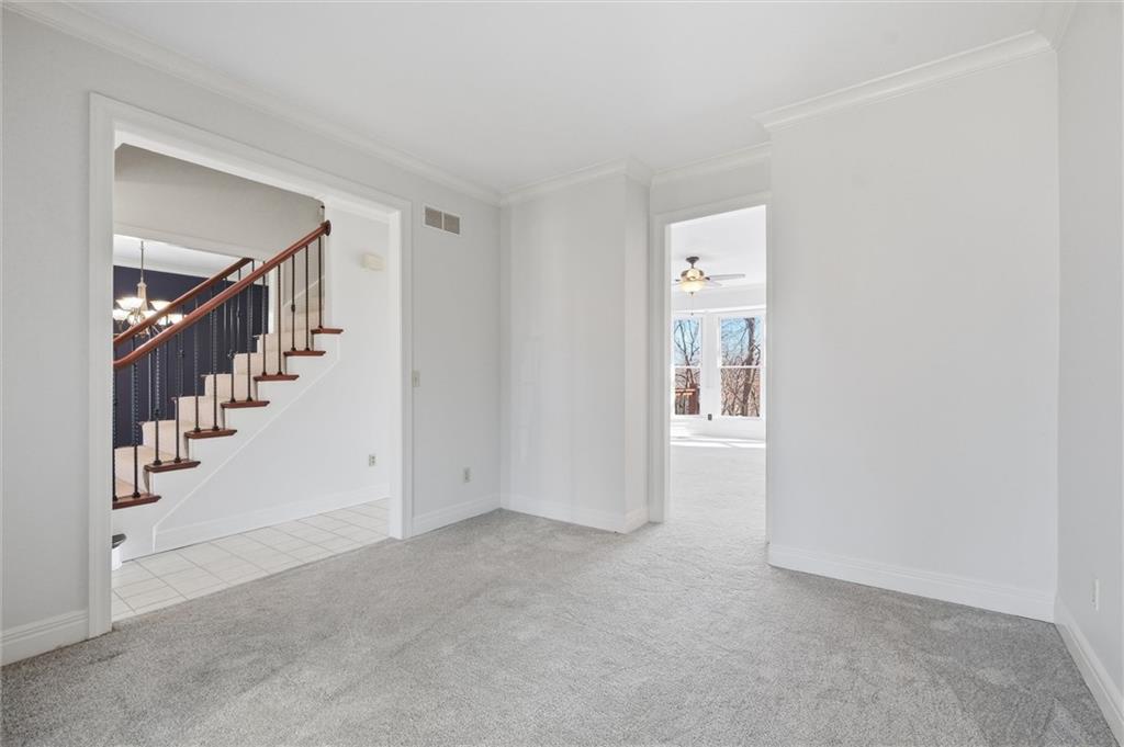 7633 Acuff Lane Lenexa, KS 66216 - Photo 10 of 47