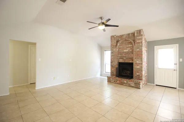 $1,900 | 1023 Hedgestone Drive, San Antonio, TX 78258