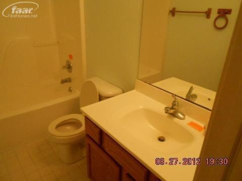 7107 Davison Road Davison, MI 48423 - Photo 5 of 12 20207737-4.JPG