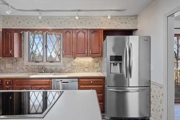 $499,000 | 77 Zenith Drive, Worcester, MA 01602