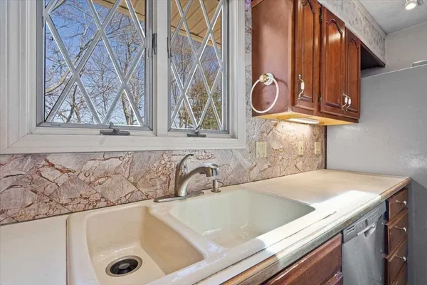 $499,000 | 77 Zenith Drive, Worcester, MA 01602