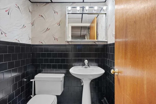 $499,000 | 77 Zenith Drive, Worcester, MA 01602