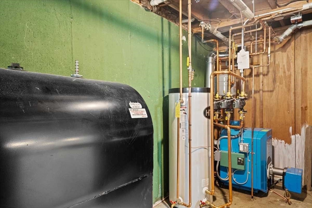 77 Zenith Drive Worcester, MA 01602 - Photo 38 of 40 a view of walk in closet