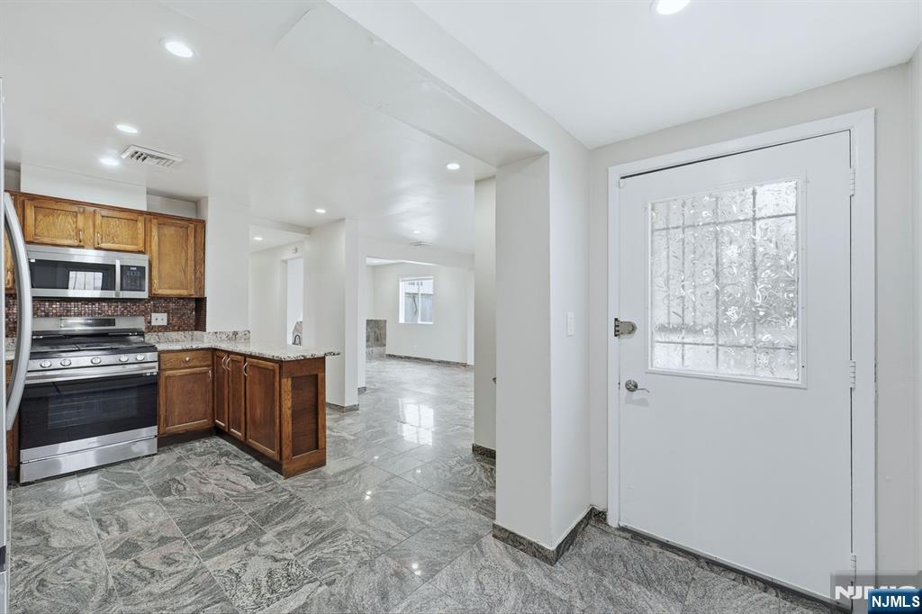 220 5th Street Fairview, NJ 07022 - Photo 4 of 33