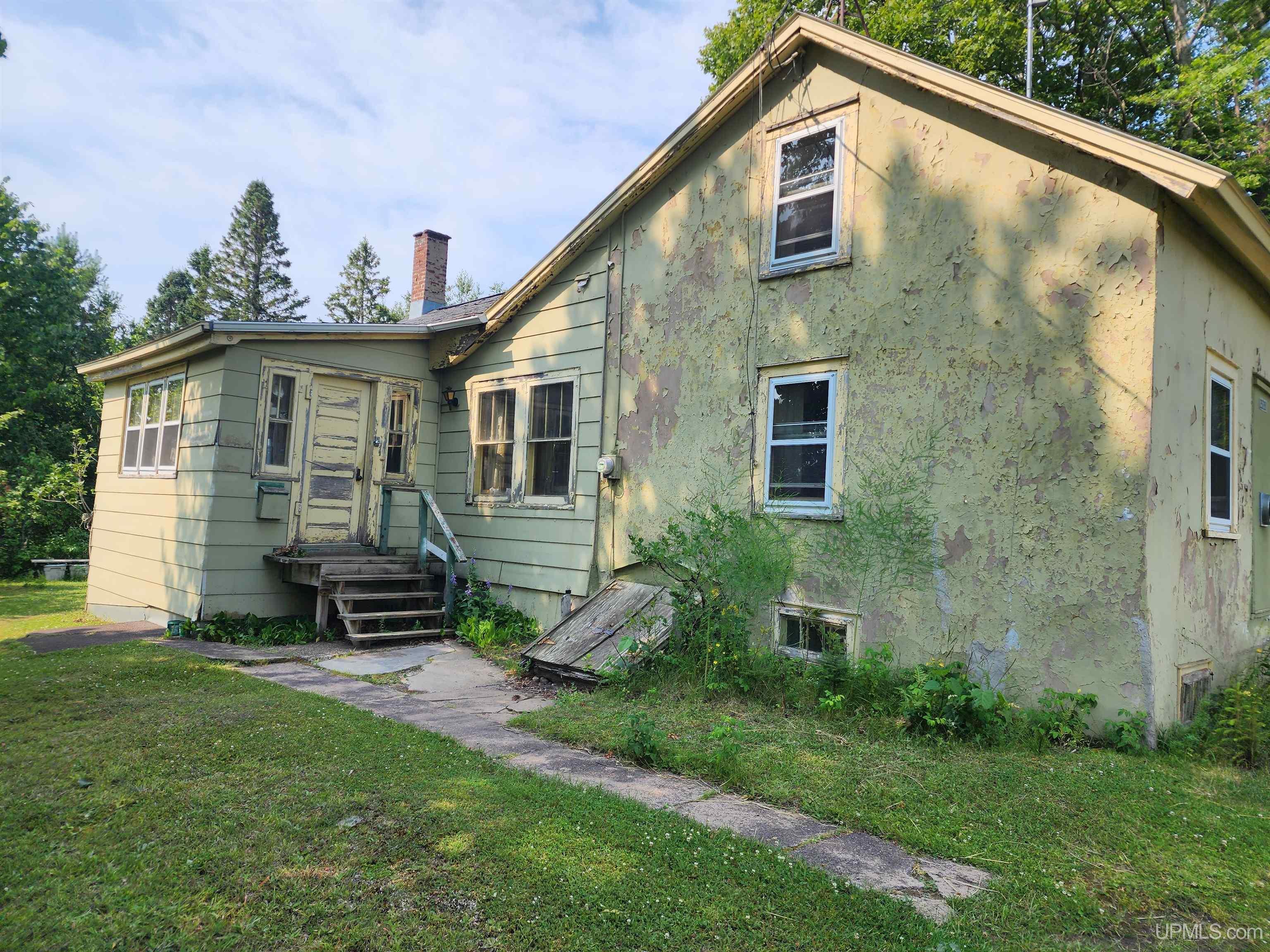 25282 Bridge Street Calumet, MI 49913 - Photo 2 of 16 Gallery Image 2