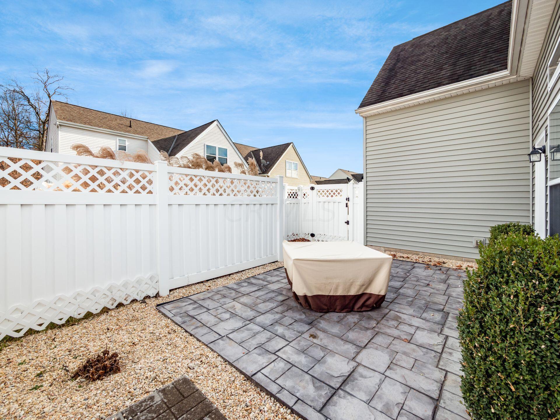 6176 Benon Road Westerville, OH 43081 - Photo 35 of 38 Patio