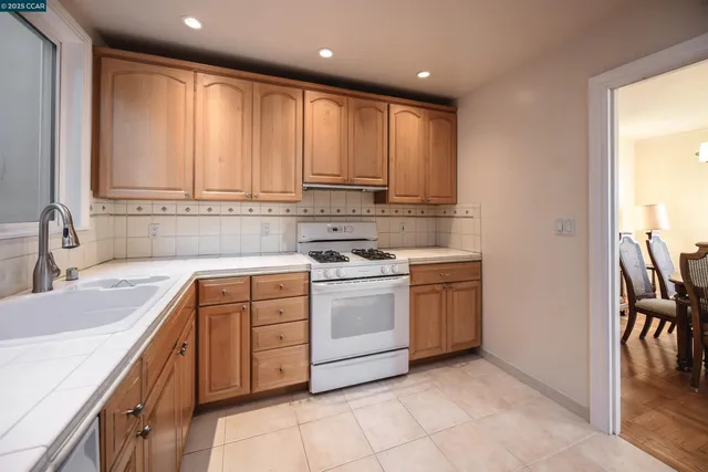 $1,295,000 | 2624 Ortega Street, San Francisco, CA 94122