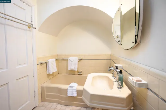 $1,295,000 | 2624 Ortega Street, San Francisco, CA 94122