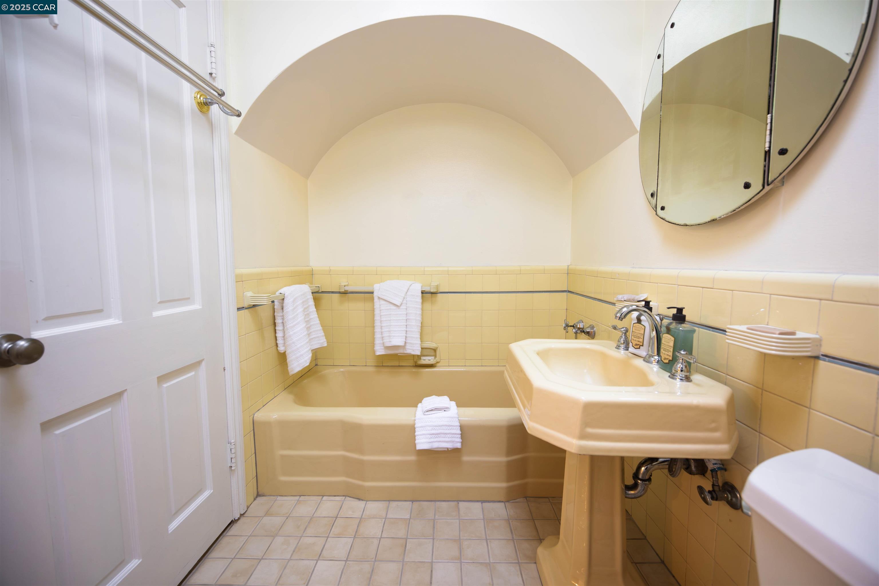 2624 Ortega Street San Francisco, CA 94122 - Photo 37 of 44