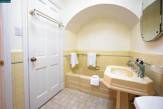 $1,295,000 | 2624 Ortega Street, San Francisco, CA 94122