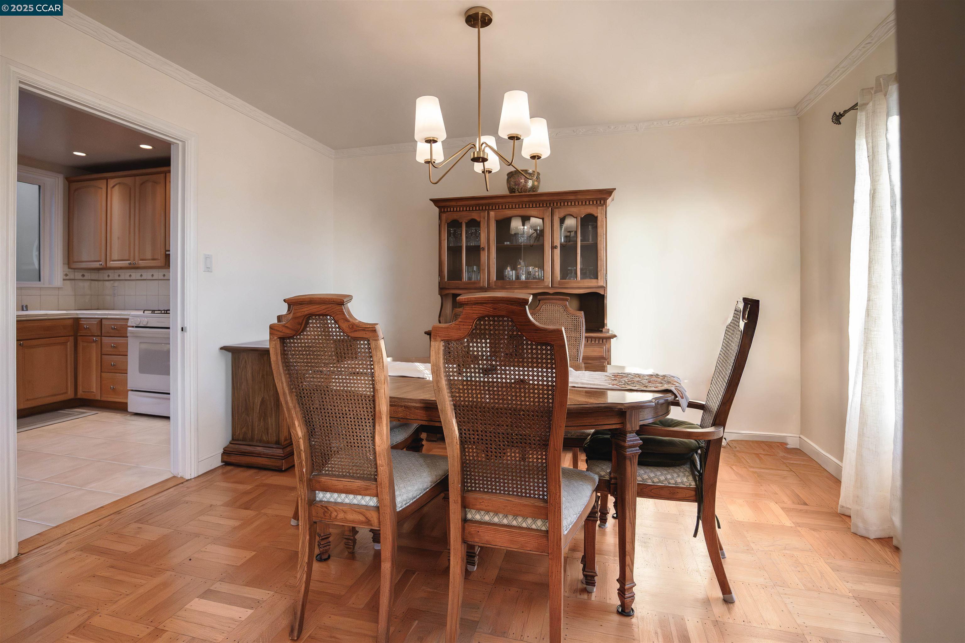 2624 Ortega Street San Francisco, CA 94122 - Photo 4 of 44