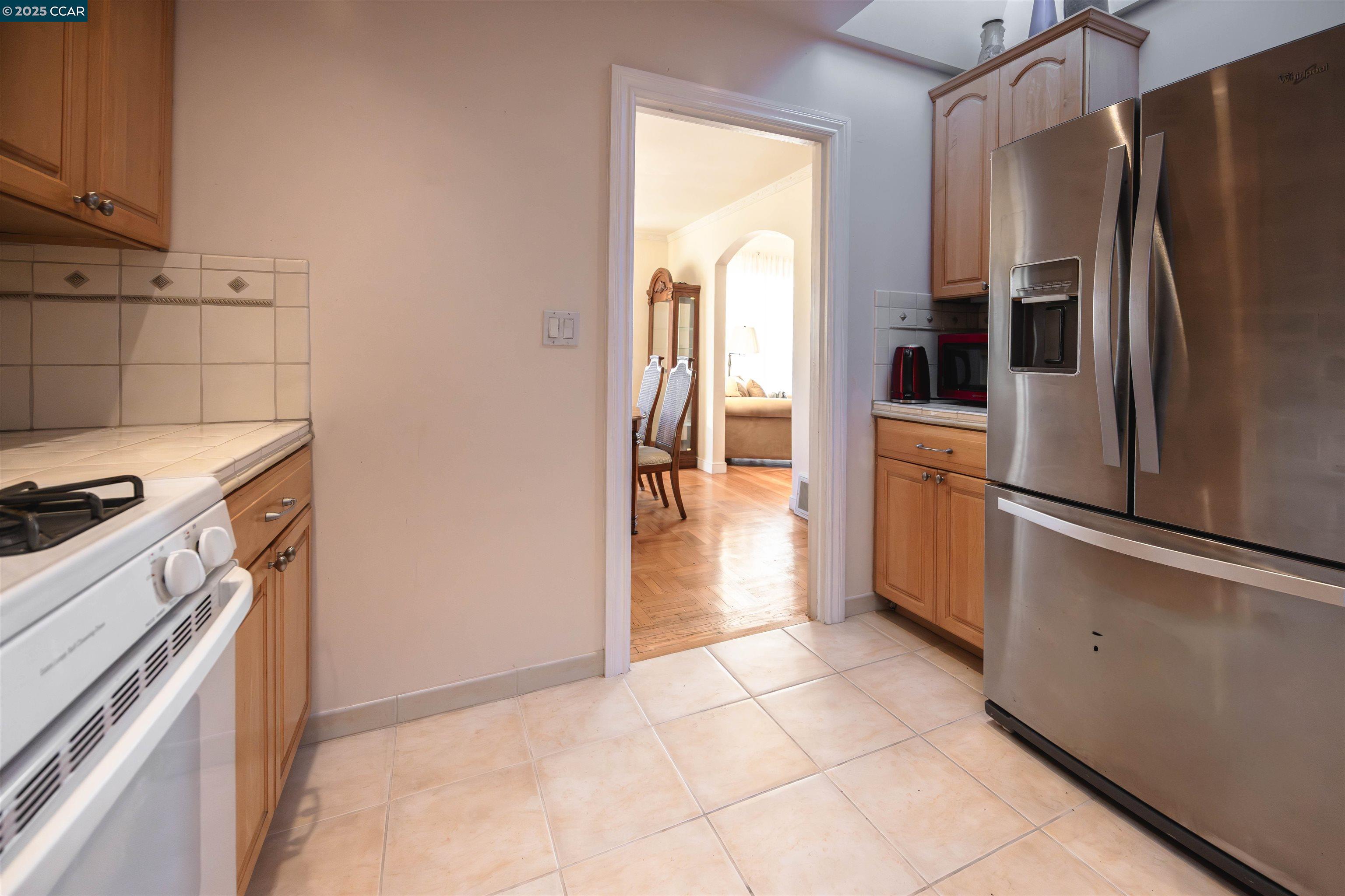 2624 Ortega Street San Francisco, CA 94122 - Photo 10 of 44