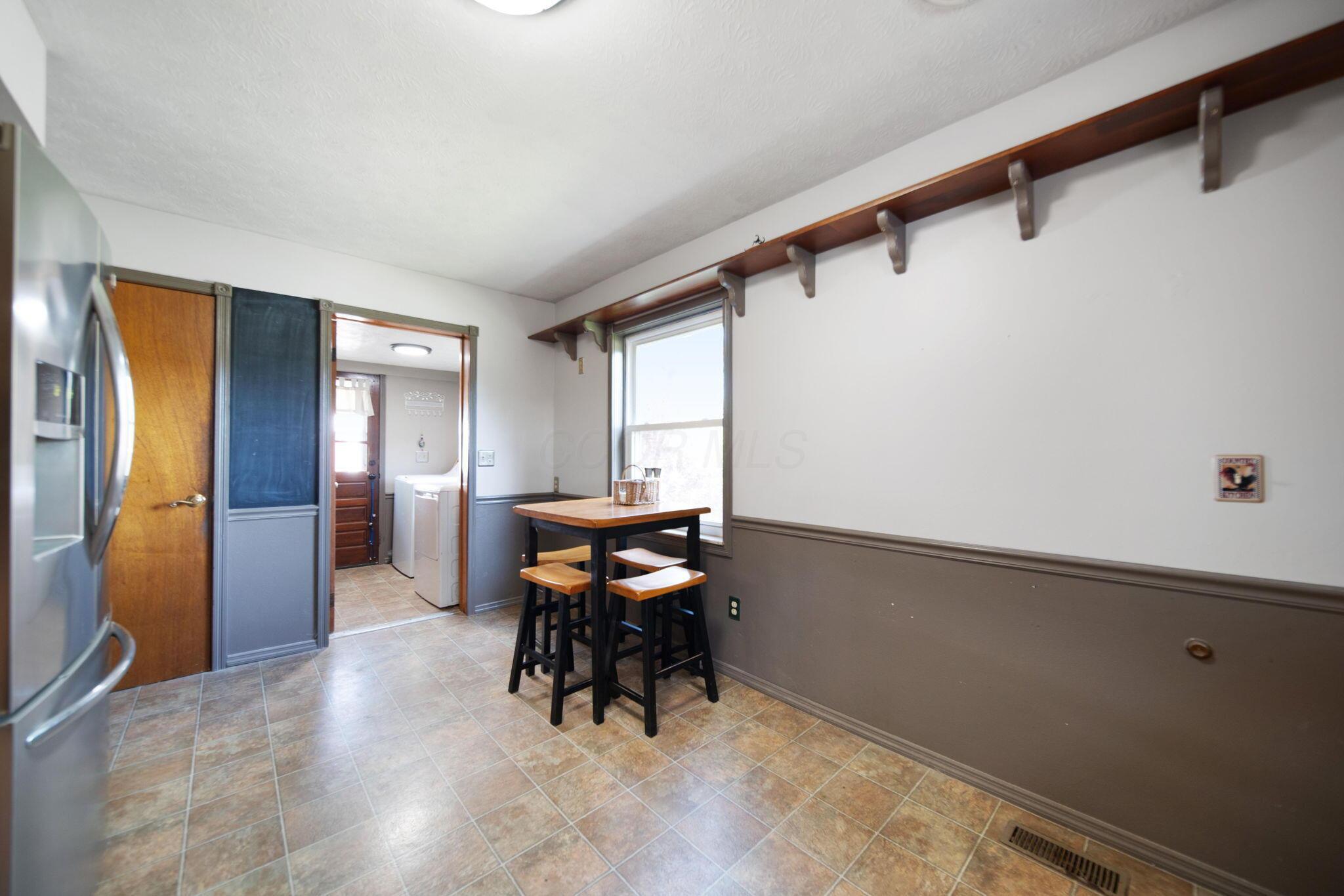 49 Front Street Commercial Point, OH 43116 - Photo 12 of 26 Kitchen eating area