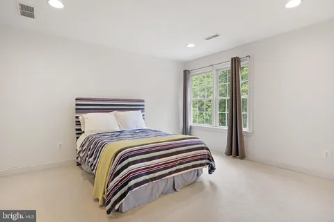 $1,225,000 | 118 Woodridge Drive, Kennett Square, PA 19348