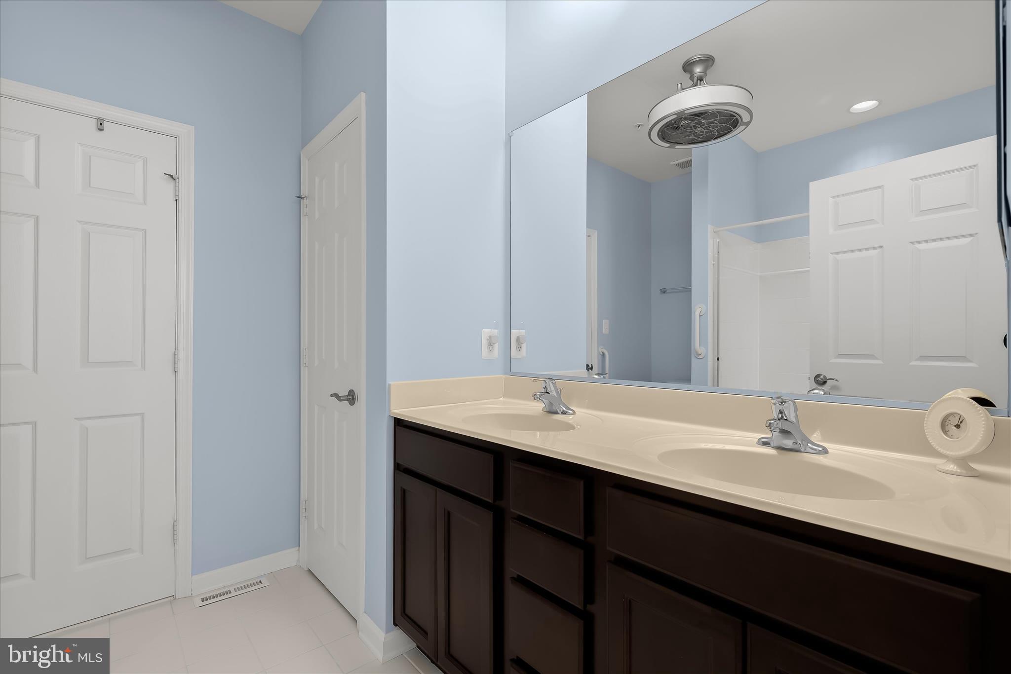 2845 Union Square Road, Unit 66 New Windsor, MD 21776 - Photo 25 of 44 Primary En-Suite Full Bath