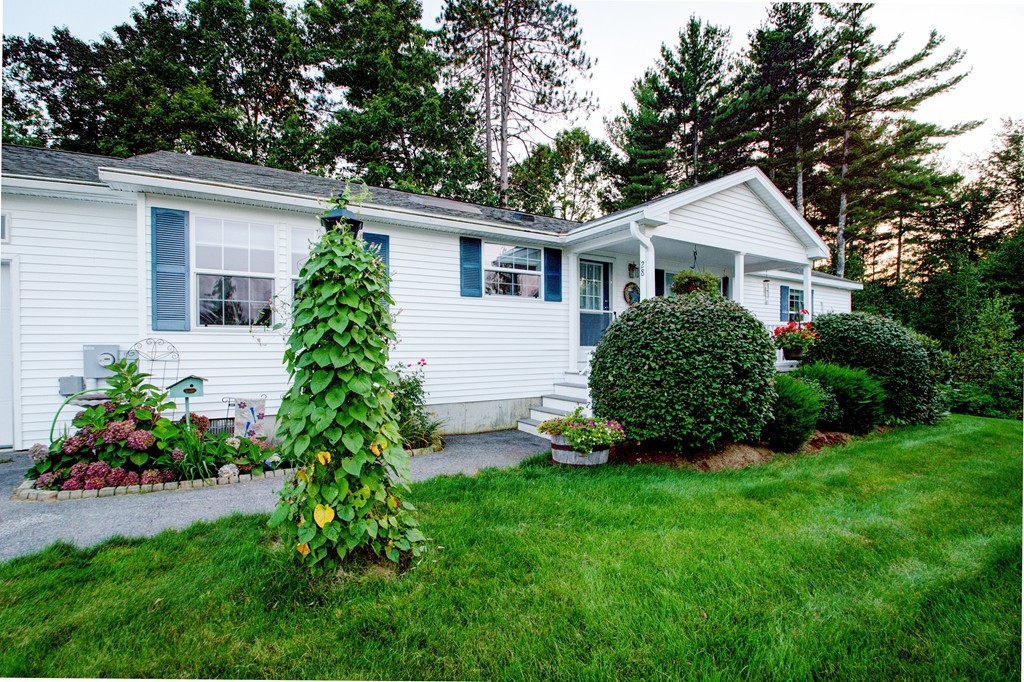 28 Sawmill Ridge Sandown, NH 03873 - Photo 2 of 14 Gallery Image 2