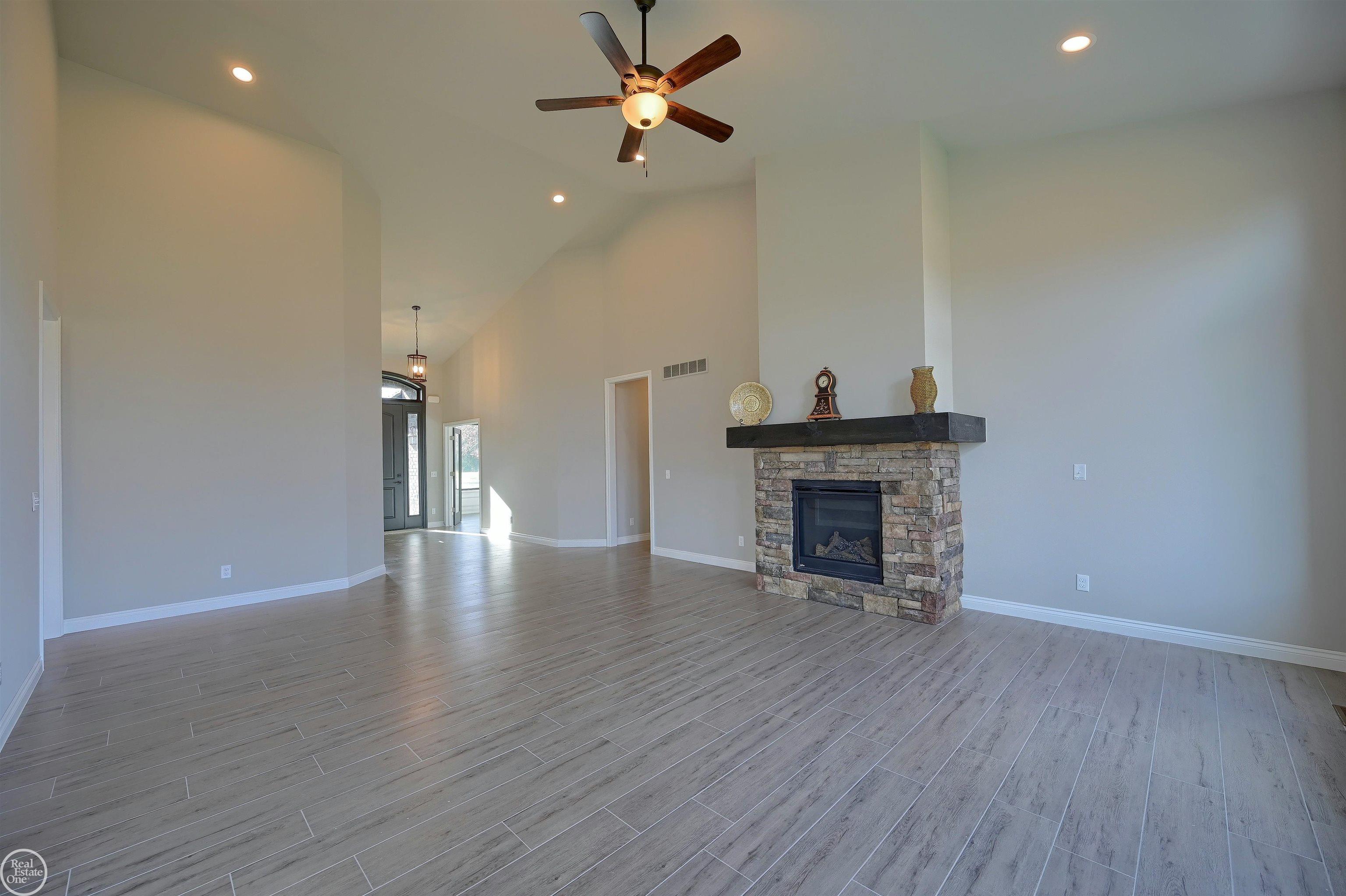 6145 Christopher Court Romeo, MI 48065 - Photo 30 of 48 50095927-29.JPG