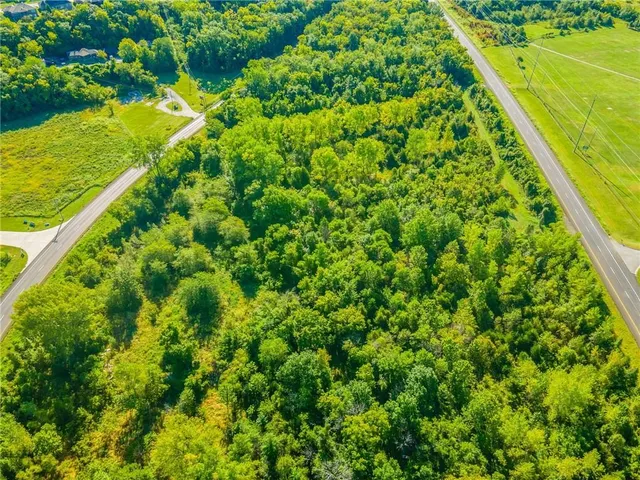 $350,000 | 20301-20401 East Us 40 Highway, Blue Springs, MO 64015