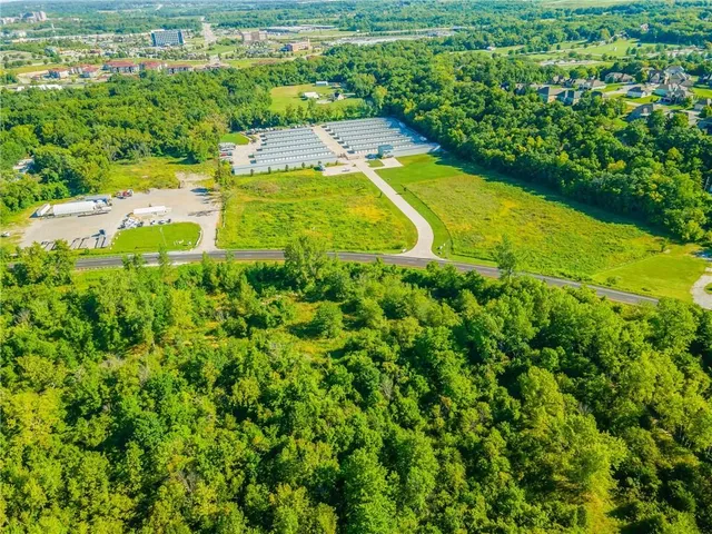 $350,000 | 20301-20401 East Us 40 Highway, Blue Springs, MO 64015