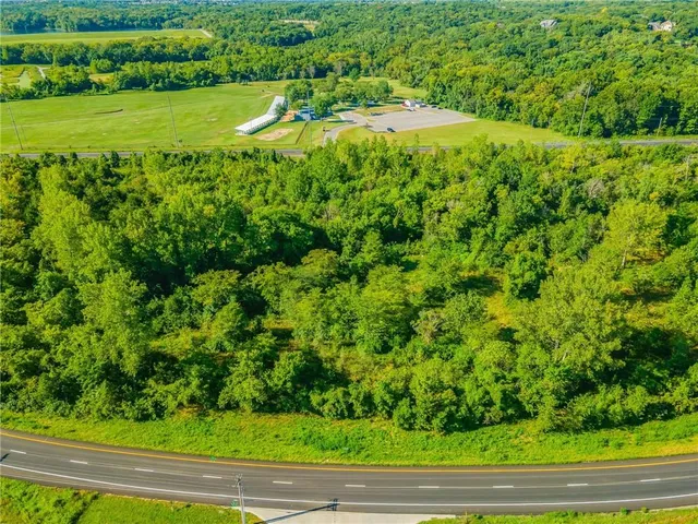 $350,000 | 20301-20401 East Us 40 Highway, Blue Springs, MO 64015