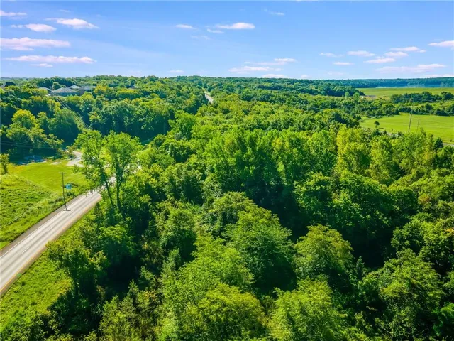 $350,000 | 20301-20401 East Us 40 Highway, Blue Springs, MO 64015