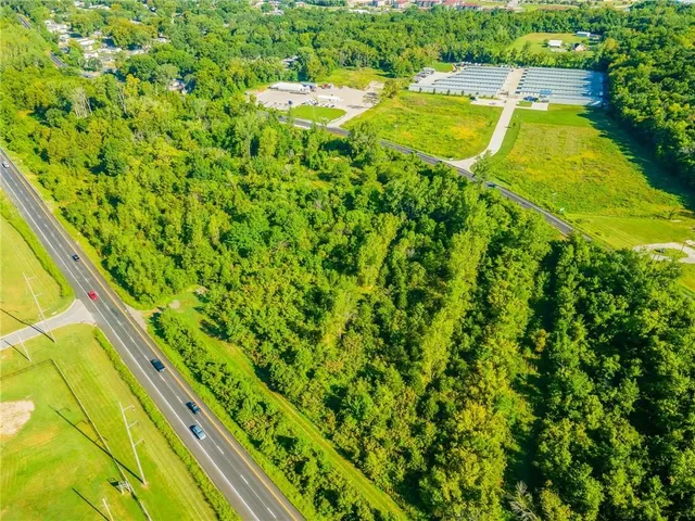 $350,000 | 20301-20401 East Us 40 Highway, Blue Springs, MO 64015