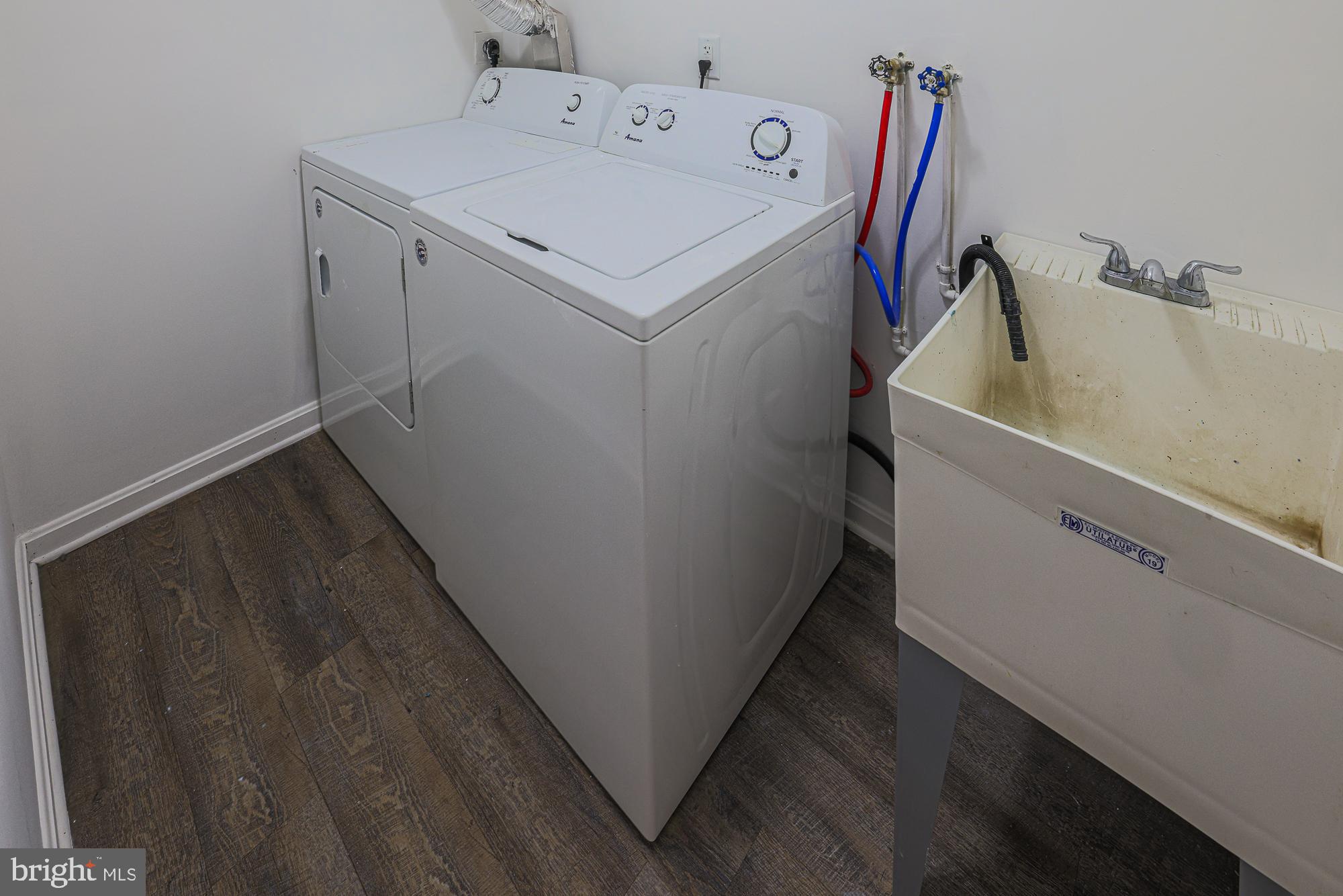 410 Kingston Road Baltimore, MD 21229 - Photo 41 of 56 Laundry room