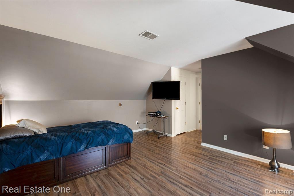 1526 Sexton Road Howell, MI 48843 - Photo 22 of 39