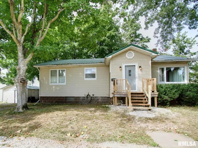 $102,500 | 109 Main Street, Golden, IL 62339