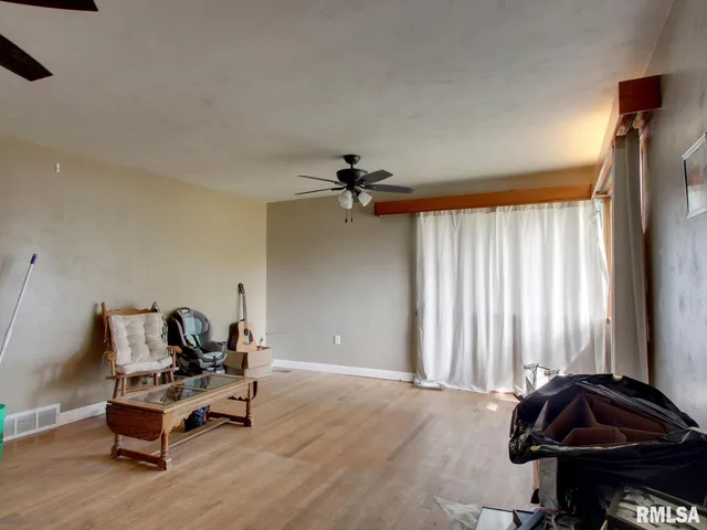 $102,500 | 109 Main Street, Golden, IL 62339