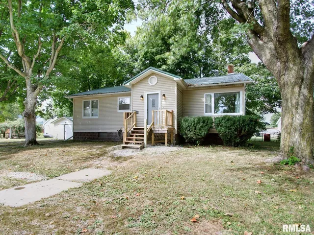 $102,500 | 109 Main Street, Golden, IL 62339