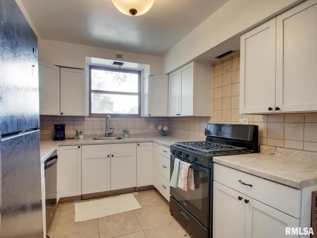 $102,500 | 109 Main Street, Golden, IL 62339