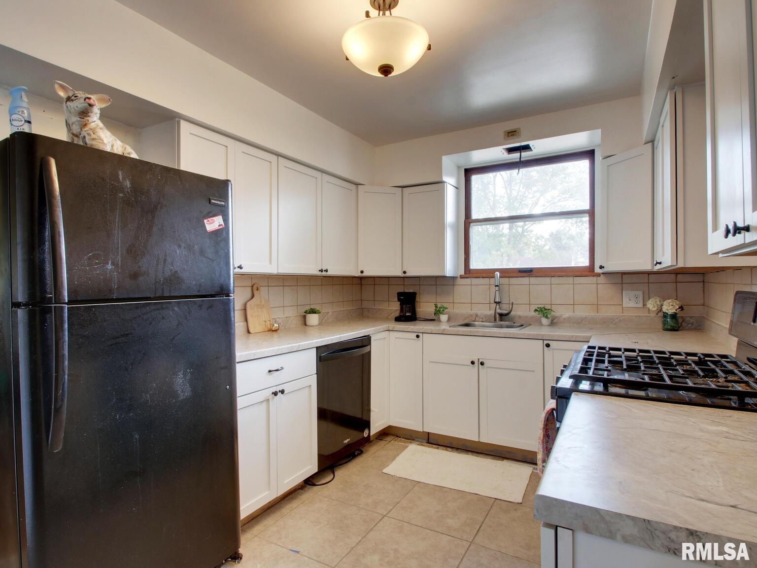 109 Main Street Golden, IL 62339 - Photo 5 of 28