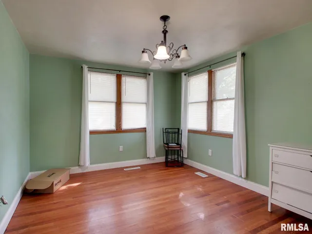 $102,500 | 109 Main Street, Golden, IL 62339