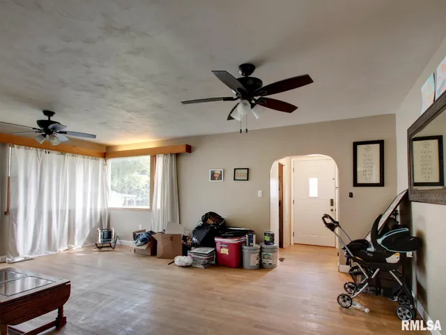 $102,500 | 109 Main Street, Golden, IL 62339