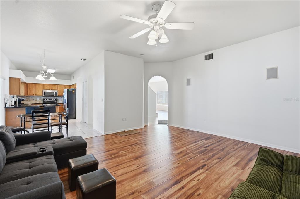 1734 Mapleleaf Boulevard Oldsmar, FL 34677 - Photo 13 of 82