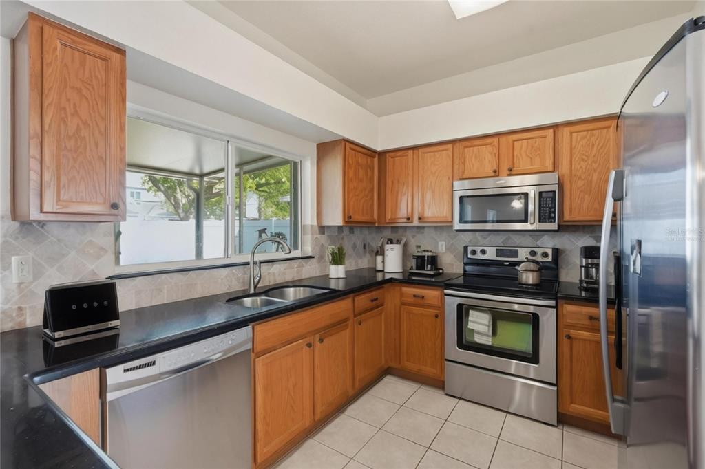 1734 Mapleleaf Boulevard Oldsmar, FL 34677 - Photo 20 of 82
