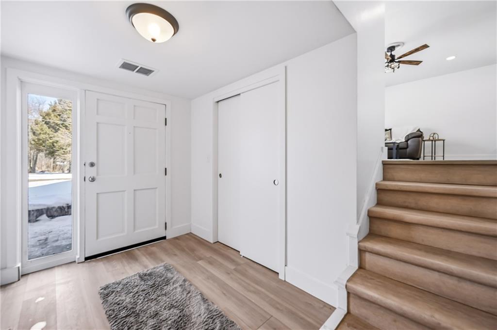 1480 George Street Hermitage, PA 16148 - Photo 4 of 40 a view of entryway with stairs